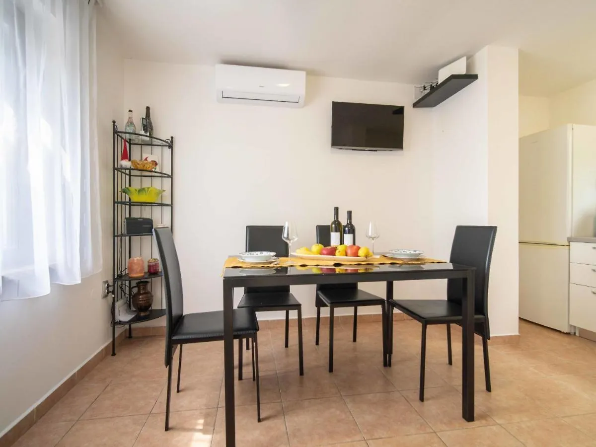 Holiday Home Erminia By Interhome ロヴラン