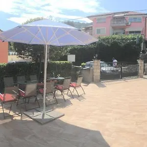 Manda krevet i doručak